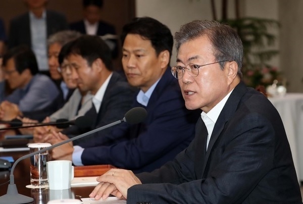 수보회의에서 모두발언하는 문재인 대통령(2018.07.23)(자료:뉴시스)