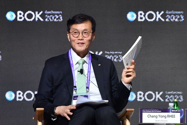 ▲이창용 한국은행 총재가 6월 1일 서울 중구 한국은행 별관에서 '팬데믹 이후의 정책과제(Policy Challenges After the Pandemic)'라는 주제로 열린 2023년 BOK 국제컨퍼런스에 참석해 정책 대담을 하고 있다.(사진=연합뉴스)