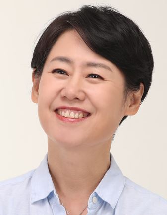 ​                    조성은 김대중재단 여성본부장                 