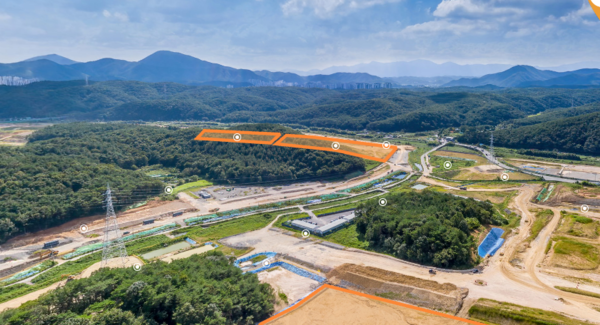 울산 다운2지구 첫 시범 아파트인 '우미린 더 시그니처'의 건설현장.