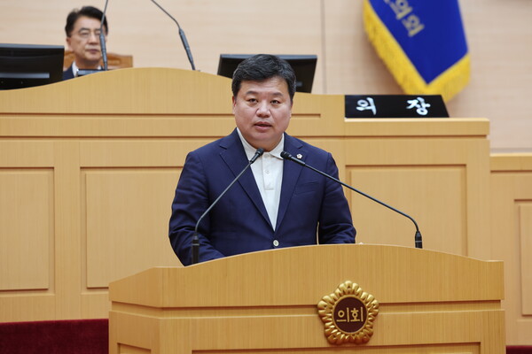 정영균 전남도의원이 6일 제384회 도정질문에서 발언을 이어나가고 있다. (사진=전라남도의회)