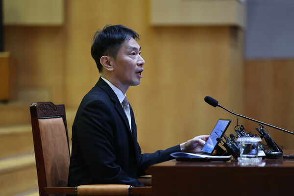 지난 10일 ‘2025년 업무계획 기자간담회’에서 발언하는 이복현 금융감독원장. 연합뉴스