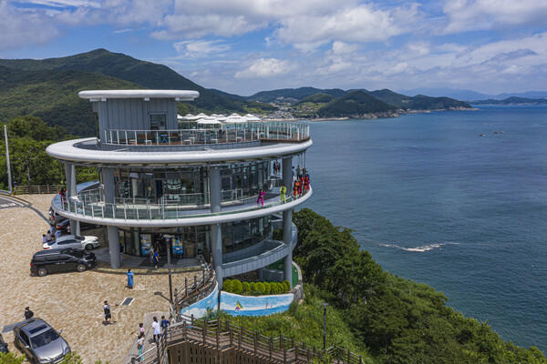 남해 물미해안전망대 전경. 남해군 제공