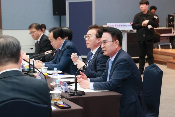 발언하는 박동식 사천시장. 사천시 제공