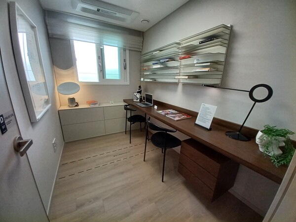 ‘e편한세상 대장 퍼스티움’ 55㎡A형의 알파룸. 이 주택형에는 여타 59㎡형의 방 하나 대신 자녀 공부방이나 놀이방 등으로 사용할 수 있는 알파룸이 배치됐다. 김태현 기자