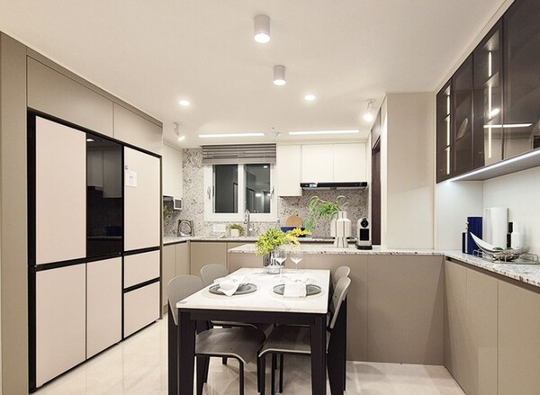 일레븐건설이 전라남도 해남군 해남읍 구교리 49번지 일원에 공급하는 '파크레스트 해남'의 84㎡형 다이닝 룸. 일레븐건설 제공