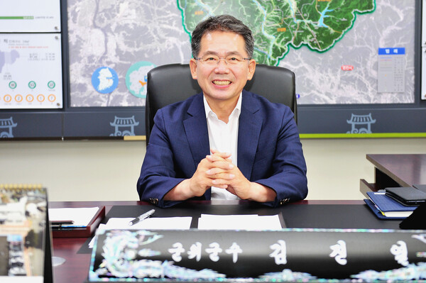 군위군은 민선8기 전국 기초단체장 공약이행 및 정보공개 평가서 2023년, 2024년 우수기관, 올해 5월에는 최우수 등급(SA)에 선정됐다.(사진=스트레이트뉴스)