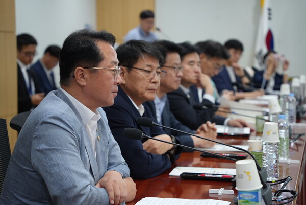 더불어민주당 문금주 의원이 17일 국회의원회관에서 열린 '한국 김산업의 미래발전 방안 토론회'에서 발언하고 있다. 의원실. 