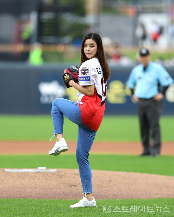 김규리 시구.사진/전남도