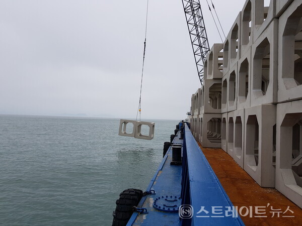 인공어초 투하.사진/전남도