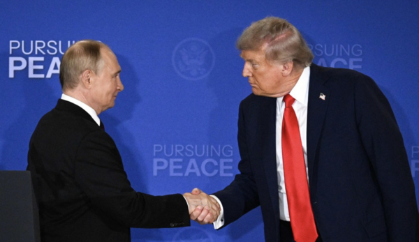 (왼쪽부터) 블라디미르 푸틴 러시아 대통령과 도널드 트럼프 미국 대통령. 연합뉴스 제공.