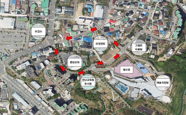 영광군과 군민의날 추진위는 원활한 교통흐름과 안전을 위해 9월 5일 오후 4시 30분부터 오후 10시까지 보건소 사거리 → 영광중앙교회 → 전남교육청도서관 → 그랜드 아트빌 사거리 → 삼현연립 → 송하카센타 방향으로 일방통행을 유도할 계획이다. 영광군