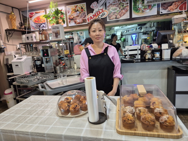 * 광주 고려인마을에는 전쟁과 이주, 새로운 희망이 교차하는 감동적인 삶의 이야기가 있다. 우크라이나 출신 고려인 3세 다닐첸코 알렉시나(39) 씨의 삶이 바로 그것이다/고려인마을