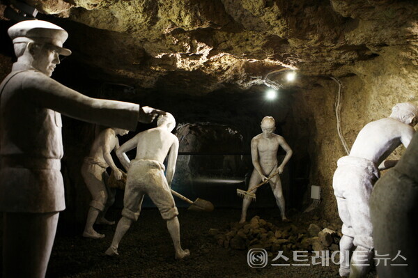 일제강점기 유적-구 목포부청 방공호 내부. 전남도