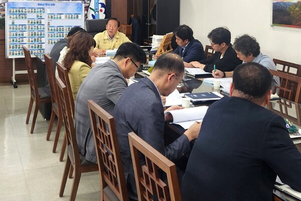 경북 봉화군은 15일~23일까지 ‘2026년도 군정 주요업무계획’보고회를 열어 내년도 업무 추진을 위한 본격적인 준비에 들어갔다.(사진=봉화군)