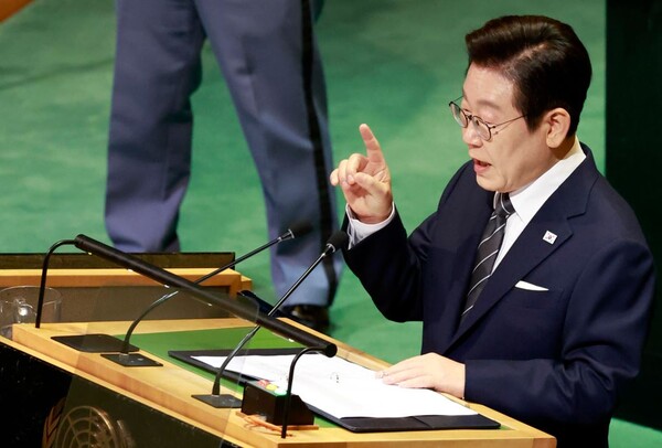 이재명 대통령이 23일(현지시간) 미국 뉴욕 유엔본부 총회장에서 기조연설을 하고 있다. 연합뉴스. 