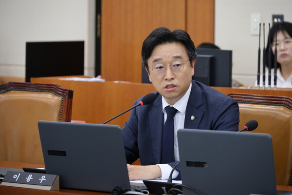 더불어민주당 이용우 의원. 의원실. 