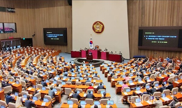 국회 본회의장. 설인호 기자. 스트레이트뉴스 DB.